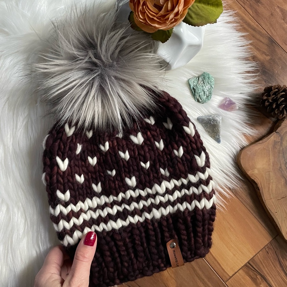 Chunky Knit Pom Pom Beanie chocolate brown women’s